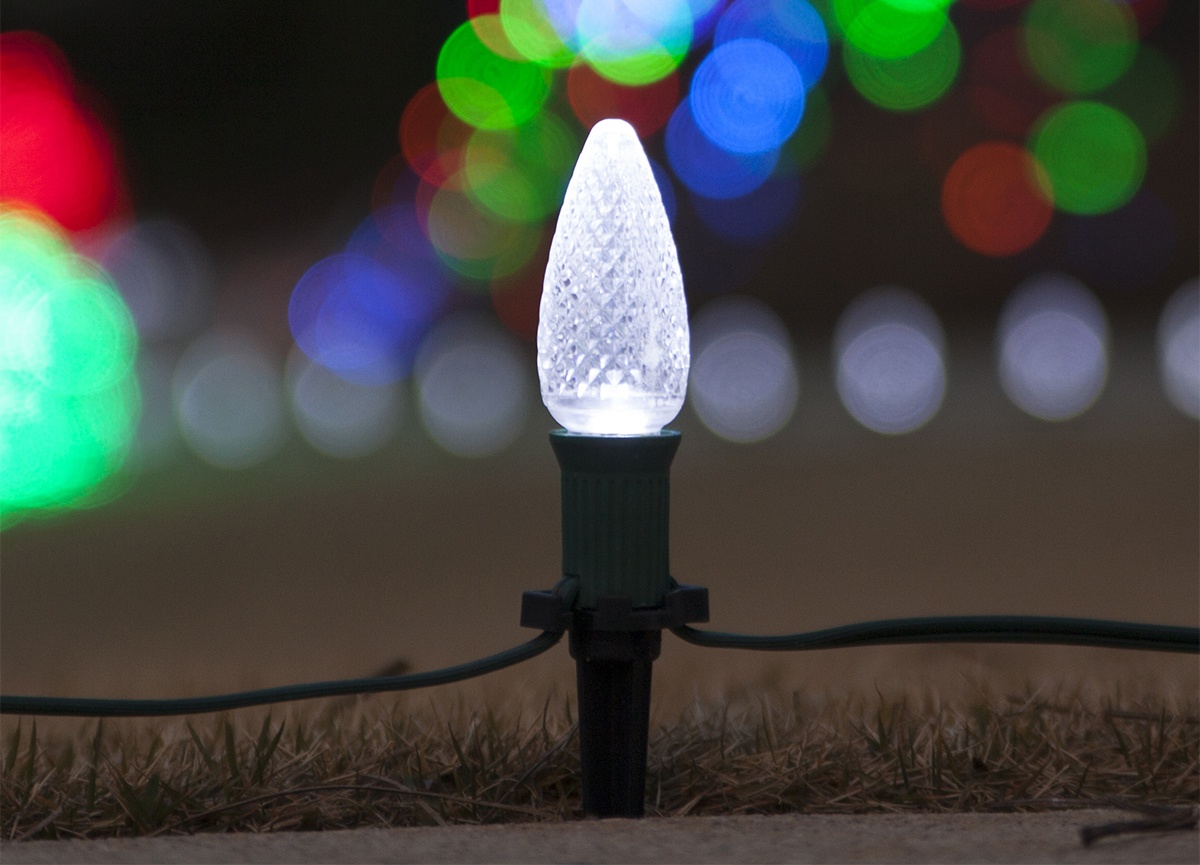 universal light stake holding an led C9 bulb.
